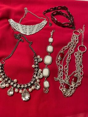 Jewelry Lot 4 necklaces and One Bracelet Silver-Tone